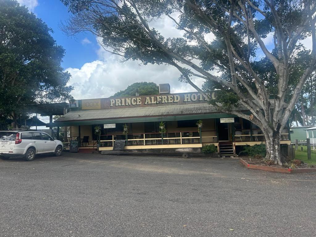 Gundiah Gundy Pub & Caravan Park מראה חיצוני תמונה