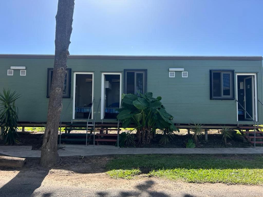 Gundiah Gundy Pub & Caravan Park מראה חיצוני תמונה