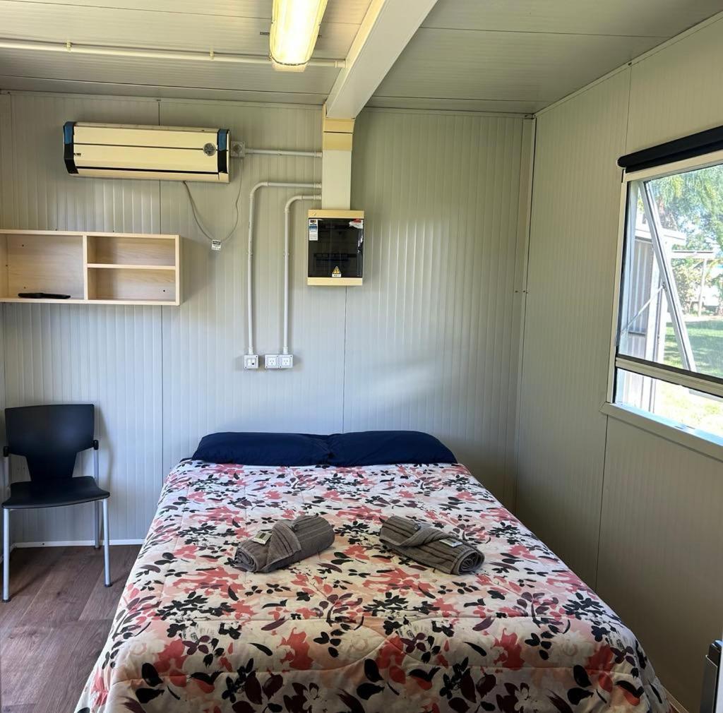 Gundiah Gundy Pub & Caravan Park מראה חיצוני תמונה